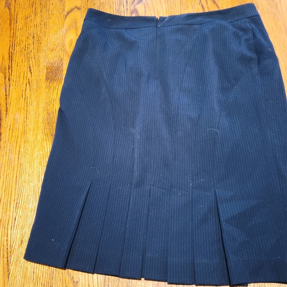 Blue pinstripe skirt - Picture 3 of 4